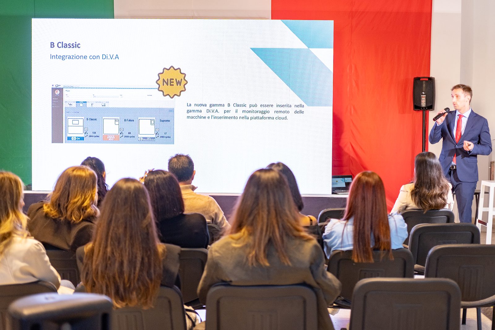Dental Summit,relatore sul palco e platea